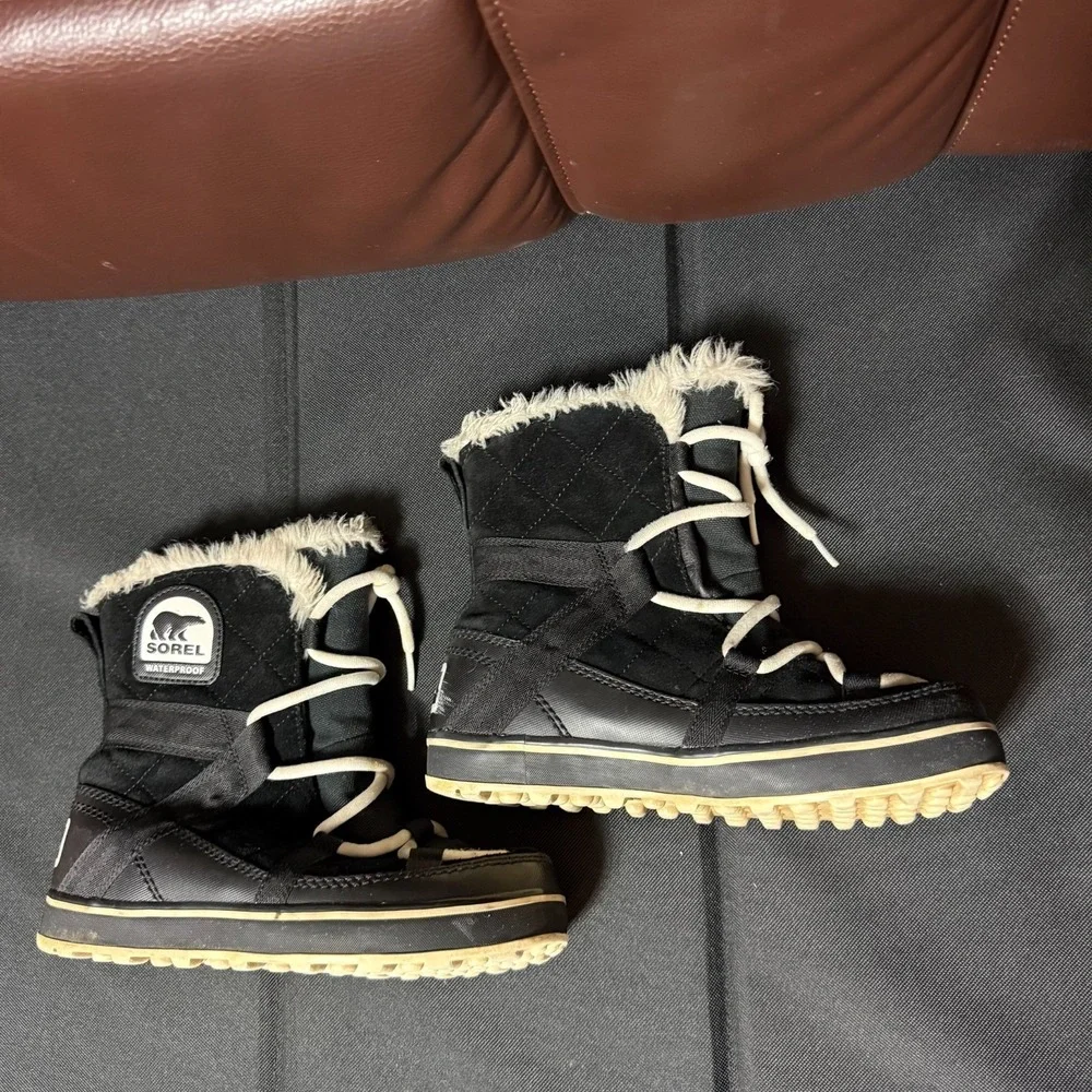 Sorel NL2079-010 Womens Waterproof Winter Snow Boots Black Faux Fur Size‎ 5